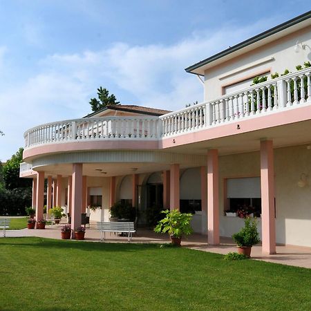 Отель Stella - Casa Per Ferie Беллария-Иджеа-Марина Экстерьер фото